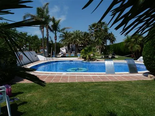 las-palmeras-costa-brava-sant-pere-pescador-itxuo