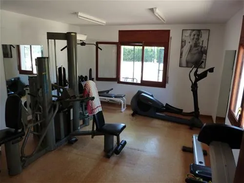 las-palmeras-costa-brava-sant-pere-pescador-kwzq5