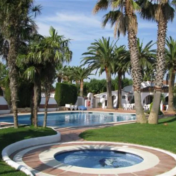 las-palmeras-costa-brava-sant-pere-pescador-nqlju