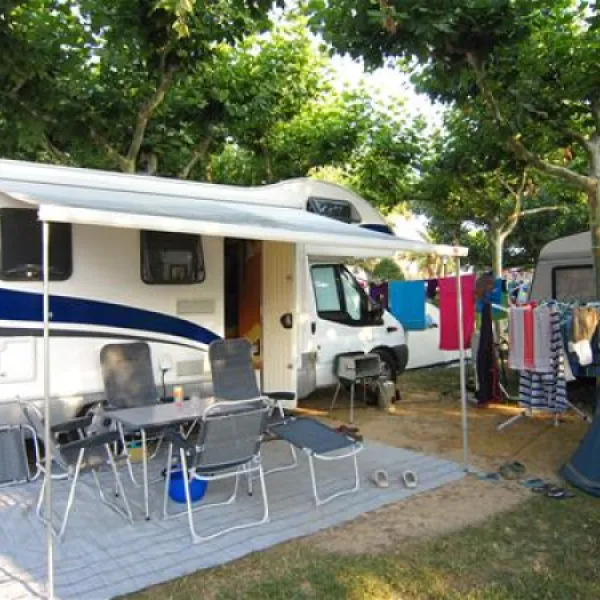 las-palmeras-costa-brava-sant-pere-pescador-xqyr0