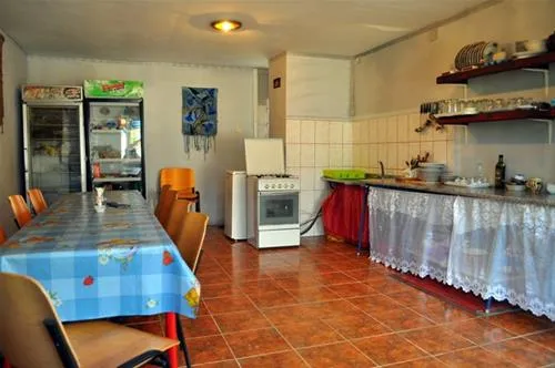 camping-murighioltwo-sturgeons-doi-sturioni-tulcea-murighiol-sxkrp