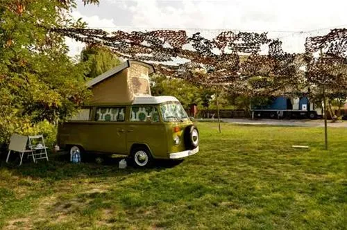 camping-murighioltwo-sturgeons-doi-sturioni-tulcea-murighiol-ugw1f