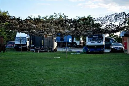 camping-murighioltwo-sturgeons-doi-sturioni-tulcea-murighiol-wazoh