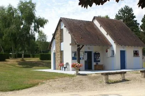 camping-municipal-les-allees-coussac-bonneval-pnhmf