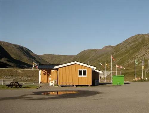 nordkapp-camping-skipsfjord-qublr