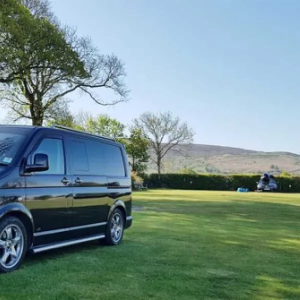 llys-derwen-caravan-campsite-caernarfon-gwynedd-afzql