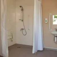 llys-derwen-caravan-campsite-caernarfon-gwynedd-kzaxz