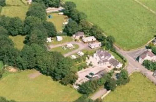 llys-derwen-caravan-campsite-caernarfon-gwynedd-laymh