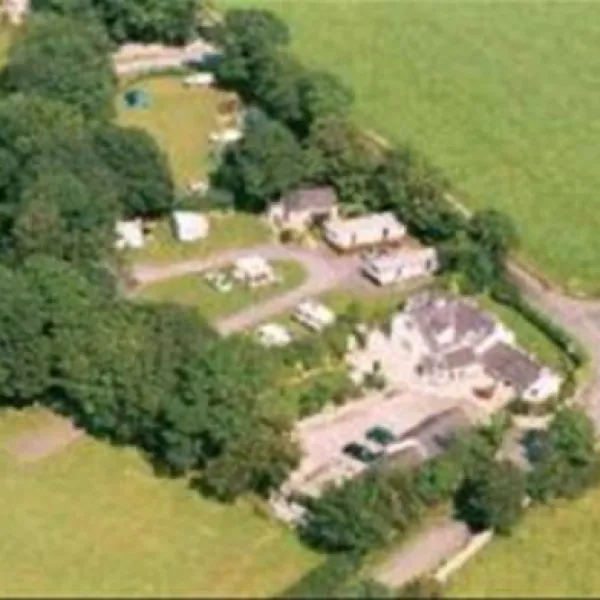 llys-derwen-caravan-campsite-caernarfon-gwynedd-laymh