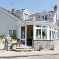 llys-derwen-caravan-campsite-caernarfon-gwynedd-uzmi8