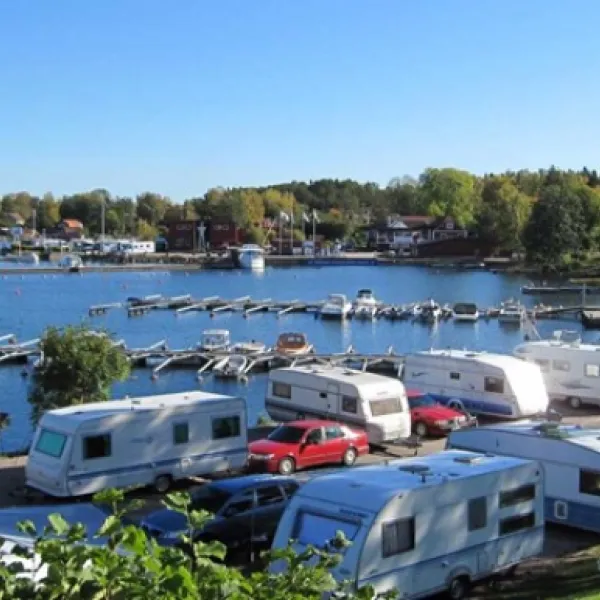 grisslehamns-husvagnscamping-grisslehamn-aedop