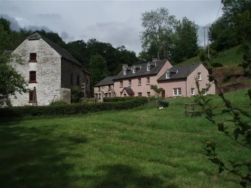 camping-priory-mill-farm-brecon-slkao