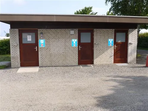 ostseecamp-kliff-stein-bei-laboe-ry69a