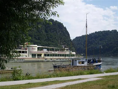 camping-loreleyblick-st-goar-8aarx