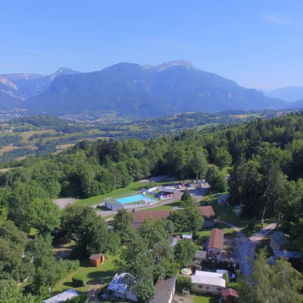 le-balcon-de-chartreuse-miribel-les-echelles-ylbvy