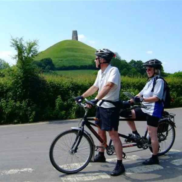 the-old-oaks-touring-park-glastonbury-flkti