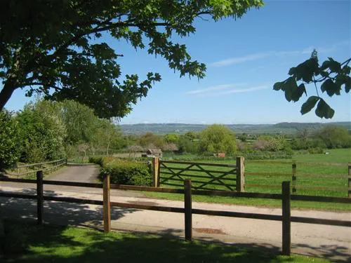 the-old-oaks-touring-park-glastonbury-go4ks