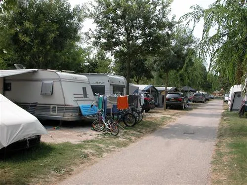campeggio-piani-di-clodia-lazise-sul-garda-j7ayg