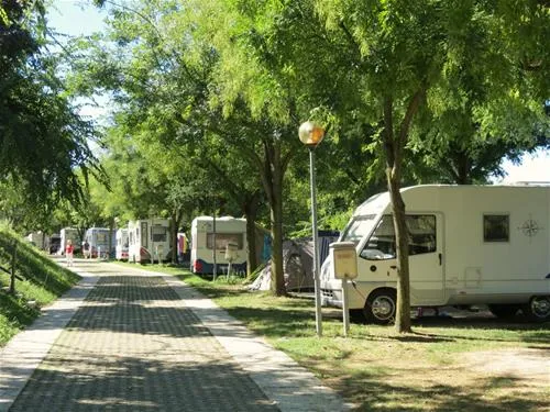 campeggio-piani-di-clodia-lazise-sul-garda-kqewc