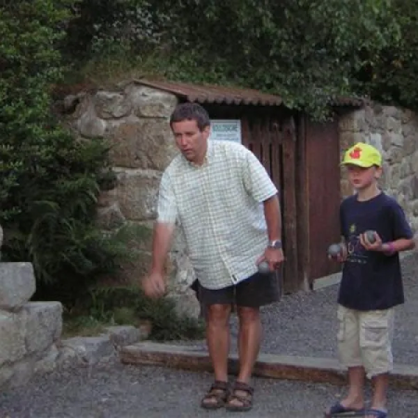 camping-les-narcisses-saint-clment-de-valorgue-imcn1