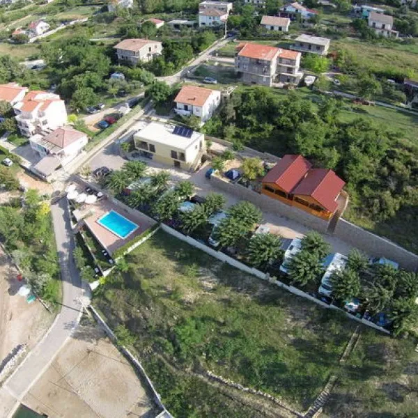 odmoree-camping--hostel-razanac-1iclk