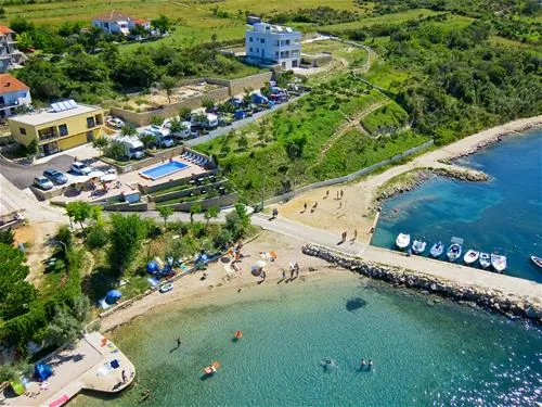 odmoree-camping--hostel-razanac-blzeq