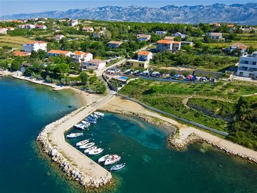 odmoree-camping--hostel-razanac-esytd