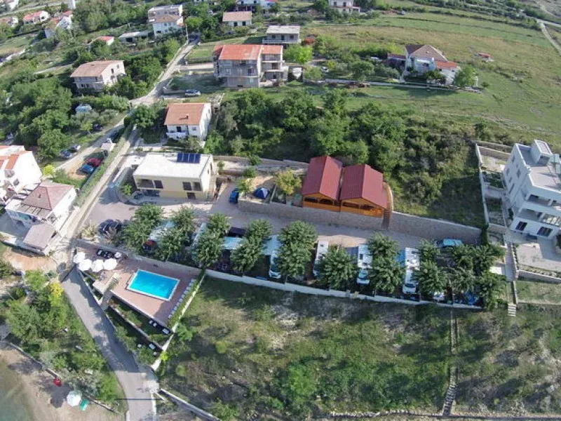 odmoree-camping--hostel-razanac-mcljb