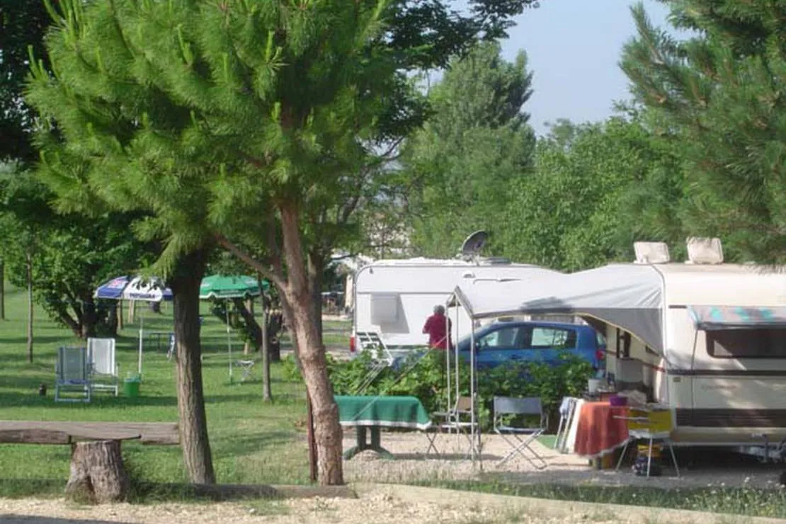 camping-les-argiles-merindol-x0c6u