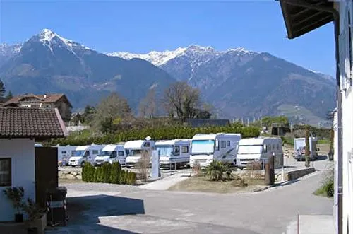stellplatz-jausenstation-schneeburghof-dorf-tirol-bei-meran-kfvg1