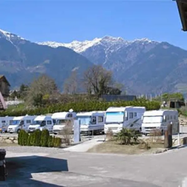 stellplatz-jausenstation-schneeburghof-dorf-tirol-bei-meran-kfvg1
