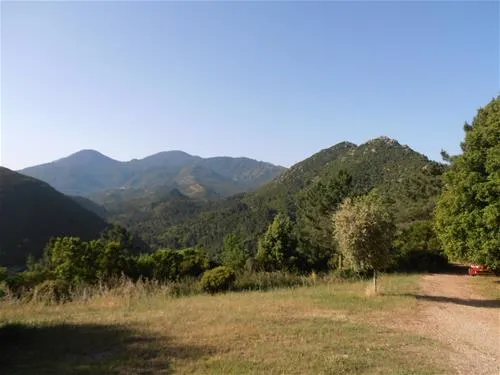 camping-aire-naturelle-la-ferme-de-peridundellu-venaco-aco5f