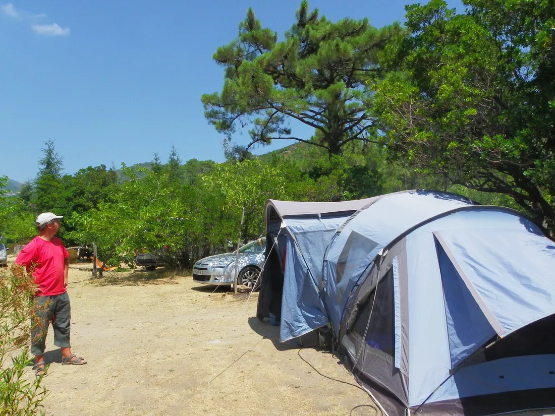 camping-aire-naturelle-la-ferme-de-peridundellu-venaco-nnelp