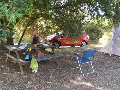camping-aire-naturelle-la-ferme-de-peridundellu-venaco-pqpsa