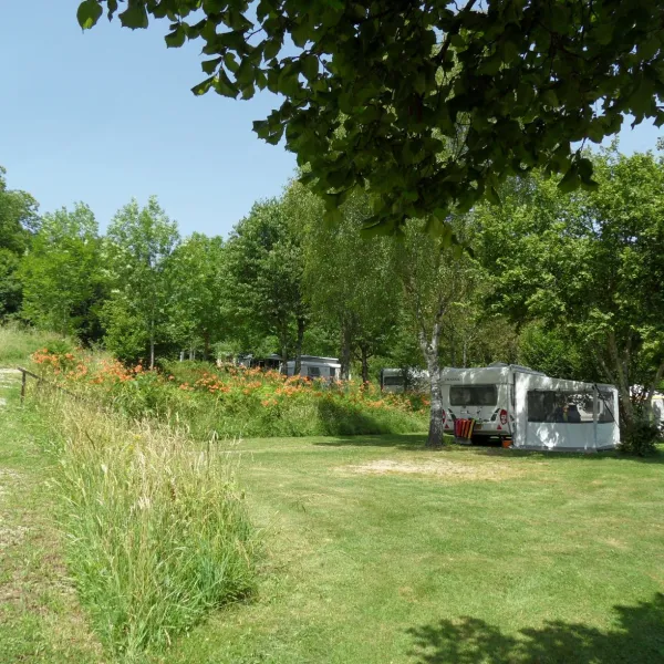camping-naturiste-millefleurs-varilhes-qbtsf