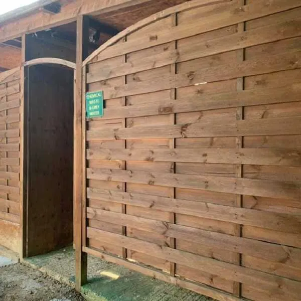 honeys-green-caravan-park-uckfield-u8scf