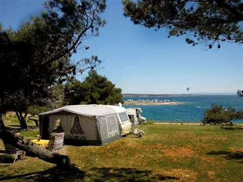 camping-stupice-premantura-h65yc