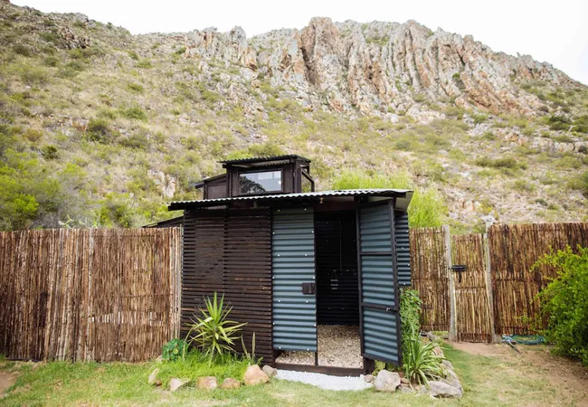 malachite-yurt-camp-botrivier-ihqcb