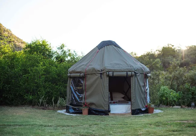 malachite-yurt-camp-botrivier-kkzwg