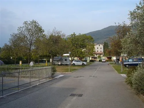 camping-brione-riva-del-garda-bd0uf