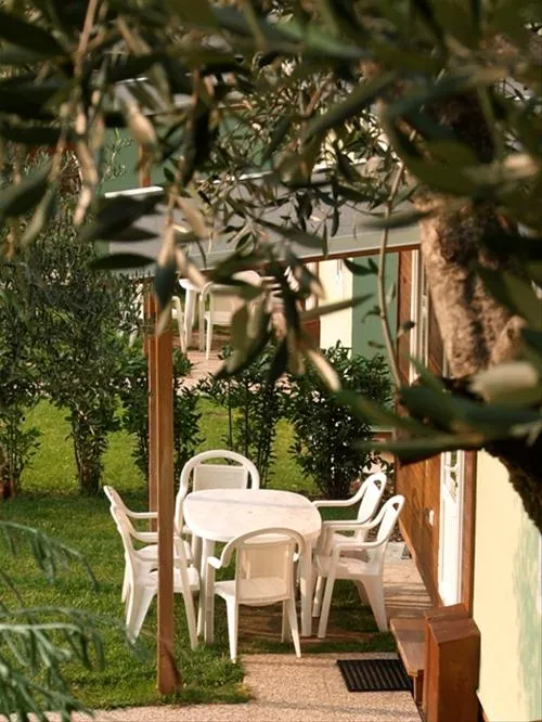 camping-brione-riva-del-garda-nnztf