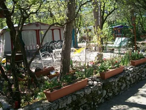 campeggio-pian-del-grisa-villa-opicina-fckye