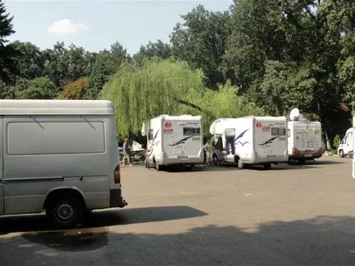 camping-casa-alba-bukarest-pk3rs