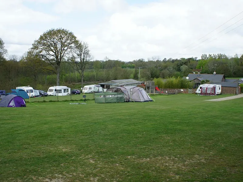 cedar-gables-camping-flimwell-qwr47