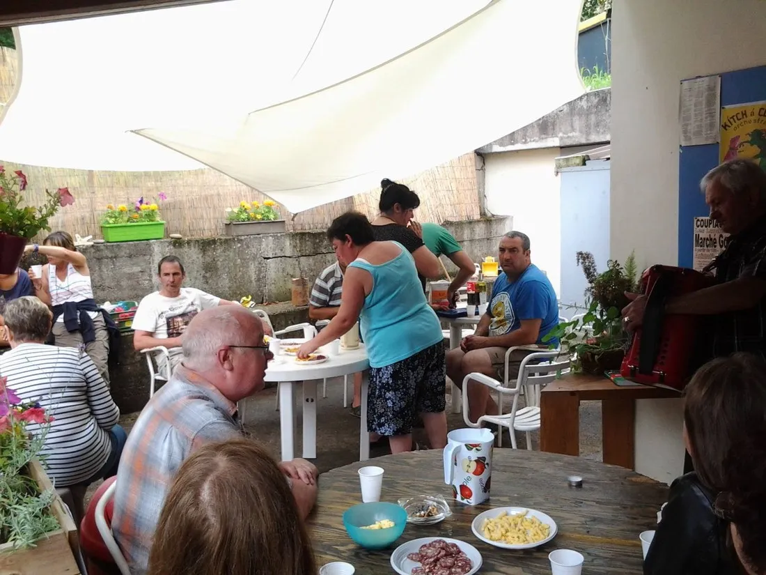 camping-le-batut-st-izaire-hx6t4