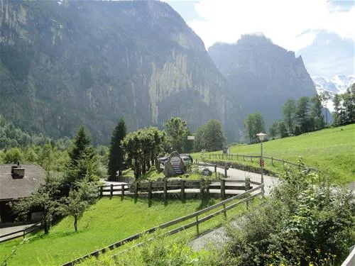 camping-jungfrau-lauterbrunnen-dzll6