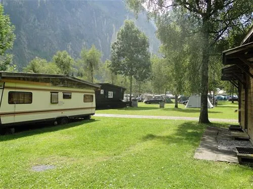 camping-jungfrau-lauterbrunnen-m7sw3