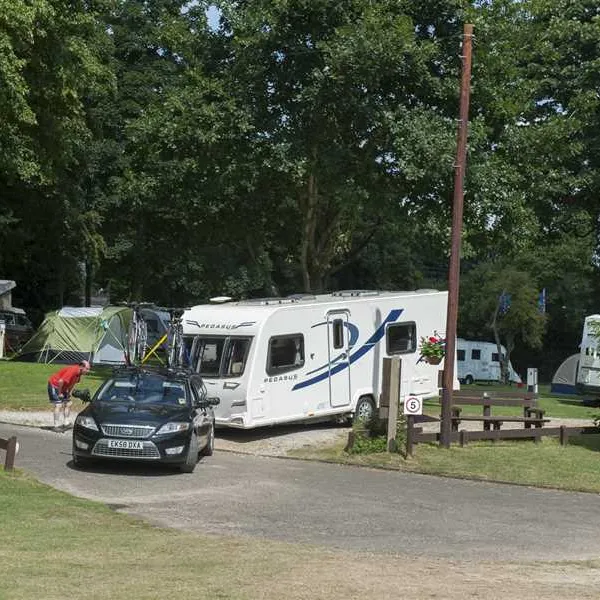 camping-and-caravanning-club-site-norwich-norwich-5ihff