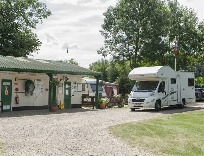 camping-and-caravanning-club-site-norwich-norwich-adgpx