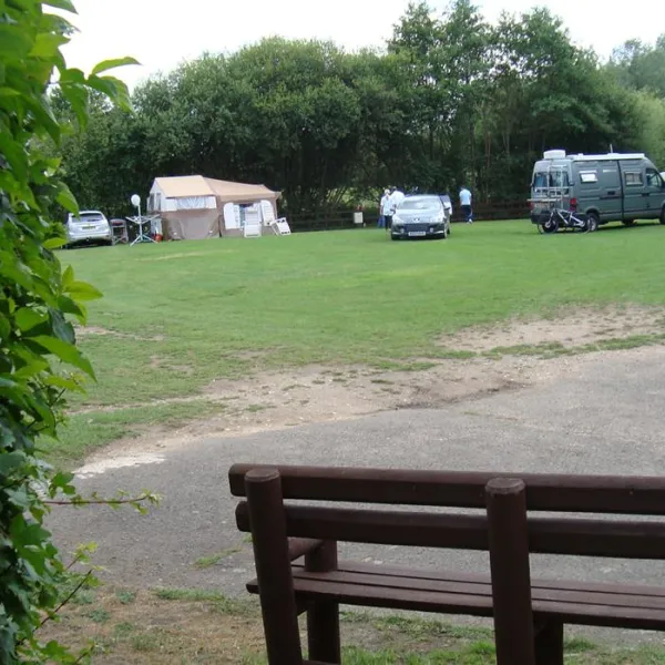 camping-and-caravanning-club-site-norwich-norwich-nfrv7
